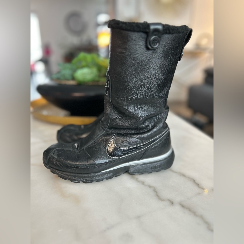 Vintage Nike Air Snow Wafflo Black Leather Fold-Down Boots with Sweater Lining